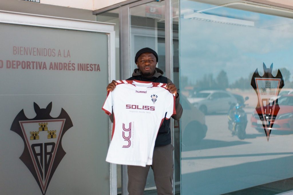 Sulley Muntari unveiled by his new Spanish club