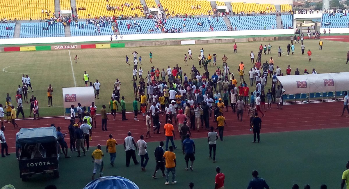 Special Competition: Fans attack officials after Ebusua - Hearts game