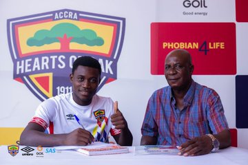 Mitchelle Sarpong signs improved contract with Hearts of Oak