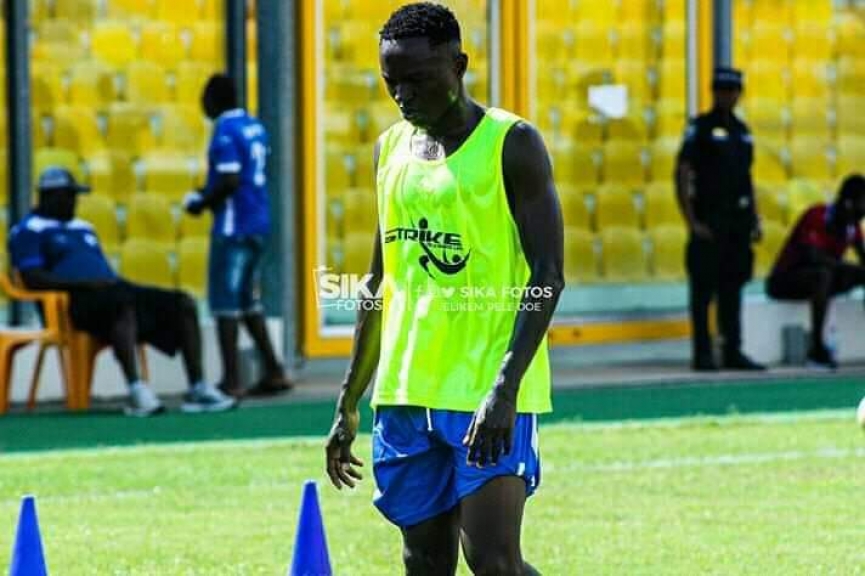 Christopher Nettey arrive in Kumasi to join Kotoko pre-season
