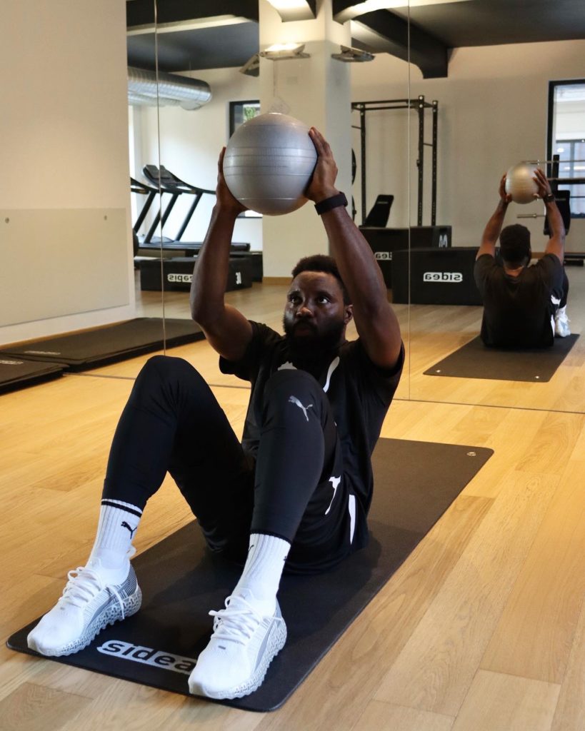 Kwadwo Asamoah completes Cagliari move