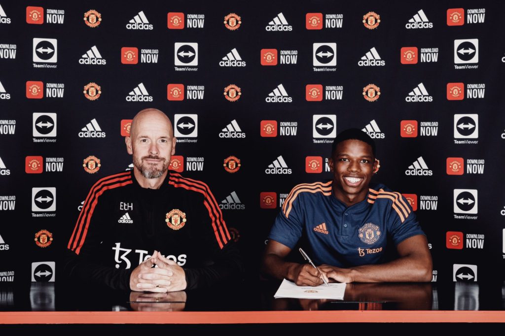 Breaking News: Manchester United announce signing of defender Tyrell Malacia