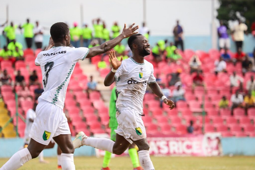 Match Report : Gold Stars defeat Bechem to go top